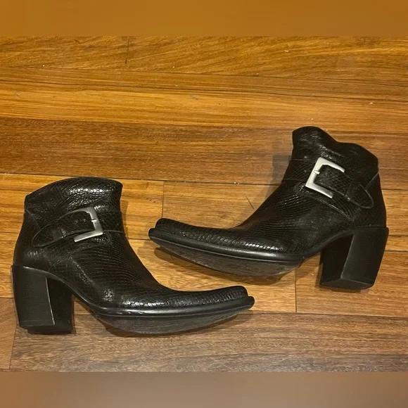 Authentic Freelance Black Leather pointed toe boots Size 36/6 mint condition - Picture 10 of 15